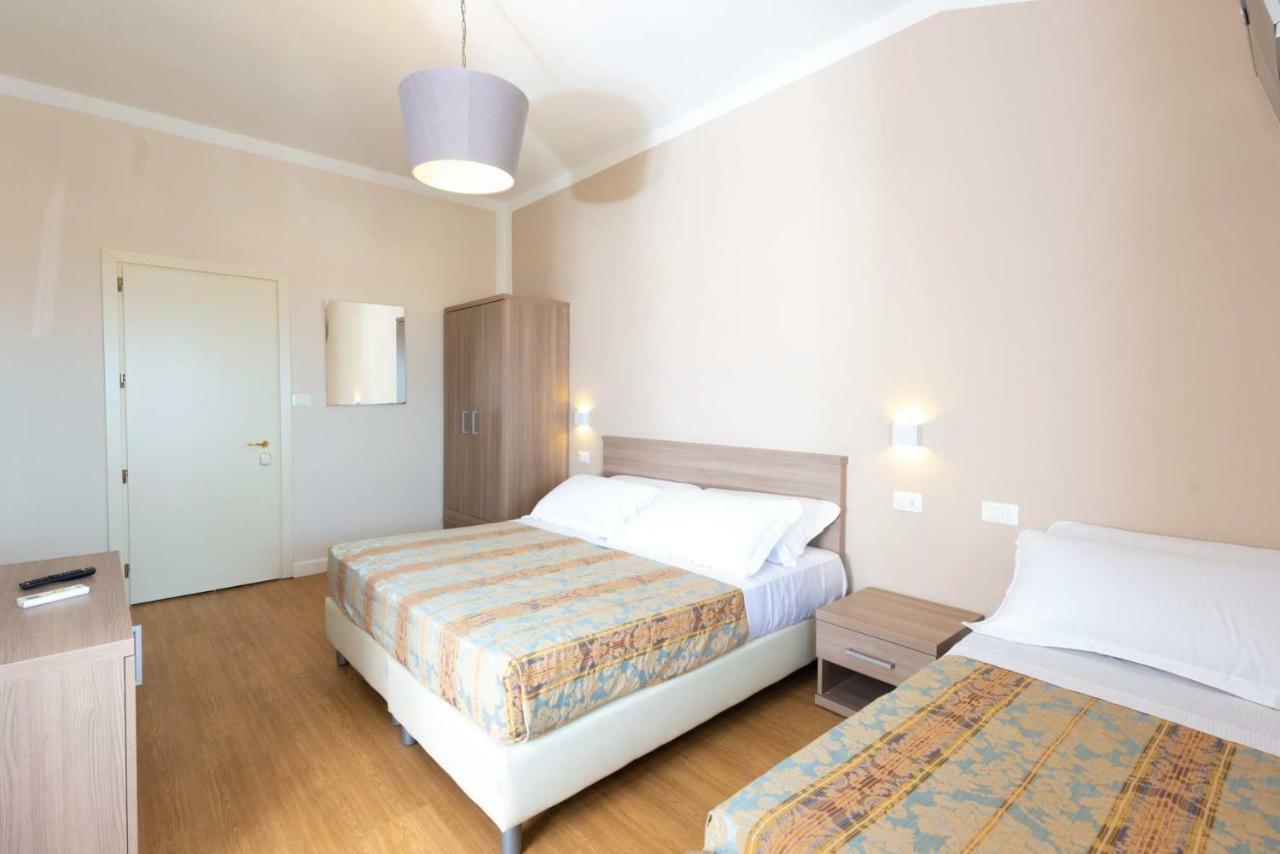 Hotel La Pace ヴィアレッジョ エクステリア 写真